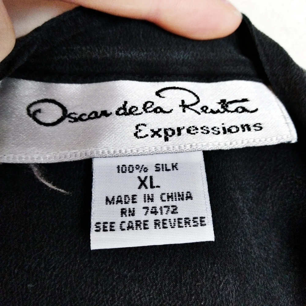 Oscar de la Renta Black Short Sleeve Silk Blouse - Picture 5 of 7